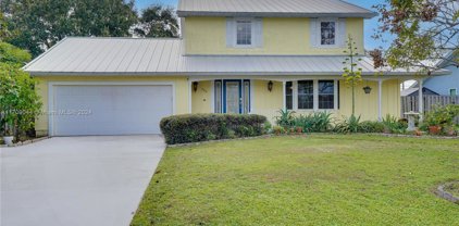 654 Se Crescent Ave, Port St. Lucie