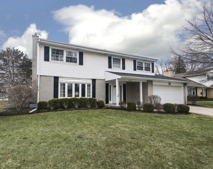 1230 S Salem Lane, Arlington Heights