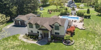 16 Spring Valley Drive, Holmdel