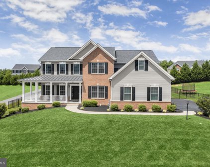 6691 Chateau Bay Ct, Sykesville