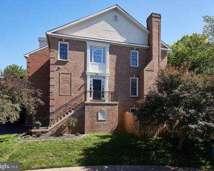 3015 Fallswood Glen Ct, Falls Church