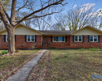 412 Nw Hillmont Drive Nw, Huntsville