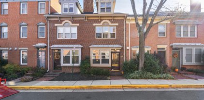 505 Colecroft Ct, Alexandria