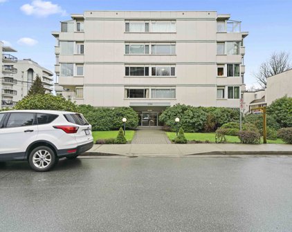 1750 Esquimalt Avenue Unit 402, West Vancouver