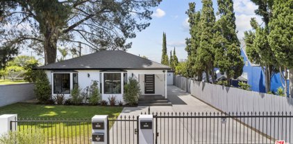 11451  Calvert St, North Hollywood