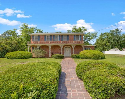 101 E King Street, Newton