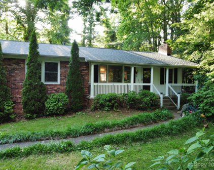 936 Toxaway  Drive, Hendersonville