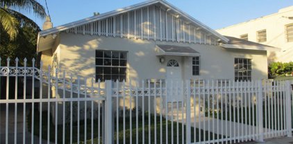 37 Nw 52nd St, Miami