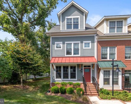 32 Ellsworth Heights St, Silver Spring