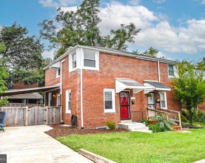 2422 S Oakland St, Arlington