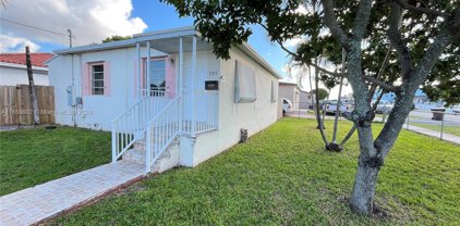 301 E 35th St, Hialeah