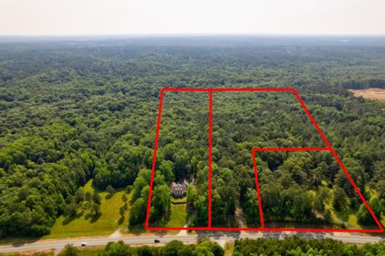 551 Veterans Parkway, Fayetteville