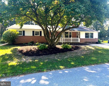 6203 W Hemlock Dr, Sykesville