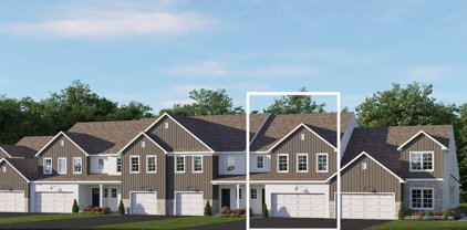 7862 Oak Brook Dr, Harrisburg