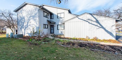 810 Gladstone Drive, Vernon Hills