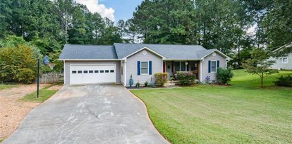 66 Oak Hill Ne Drive, White