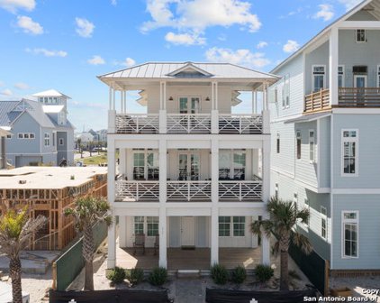 417 Coastline Dr, Port Aransas