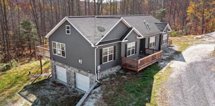 24 Pine Ridge Rd, Bendersville