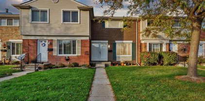 8111 Busko, Warren
