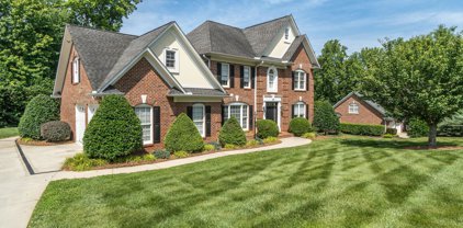 127 43rd Avenue Nw Drive, Hickory