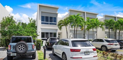 2463 Ne 135th St, North Miami