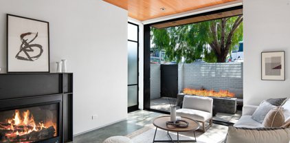 521  Rose Ave, Venice