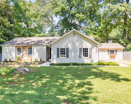 1038 Olde Hinge Way, Snellville