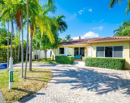 8942 Hawthorne Ave, Surfside