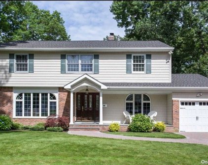 1 Willow Road, Old Bethpage