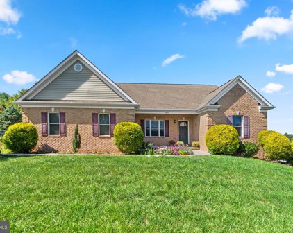 6670 Wind Ridge Rd, Mount Airy