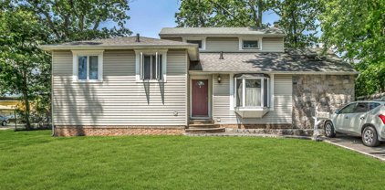 201 Tyrconnell Avenue, Massapequa Park