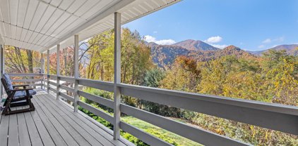 75 Hollow  Drive, Maggie Valley