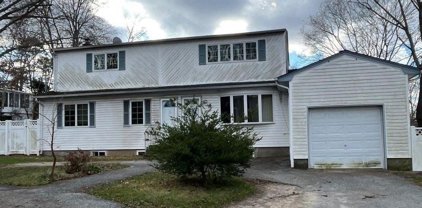 40 Seusing Boulevard, Ronkonkoma