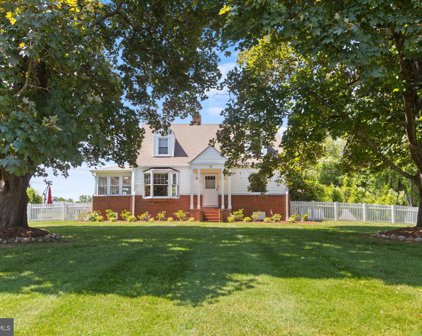 11 S River Clubhouse Rd, Edgewater