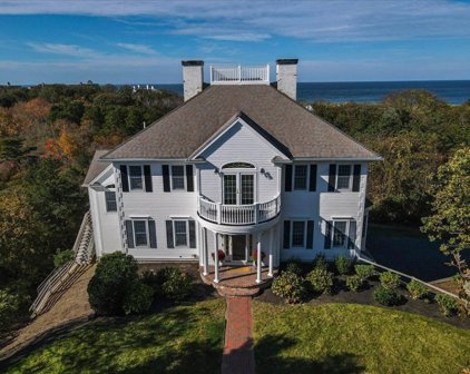 37 Winding Way, Dennis