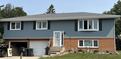 710 Johns Drive NE, Mandan