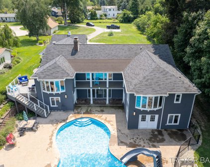 858 Mona Lane, Norton Shores