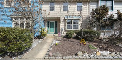 14 Wisina Ct, Medford