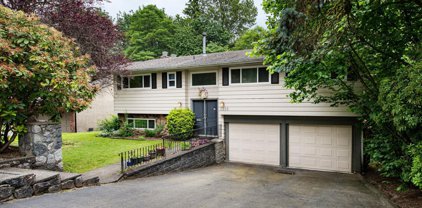 7716 Lawrence Drive, Burnaby