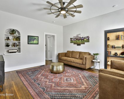 1027 Main St, Shelbyville