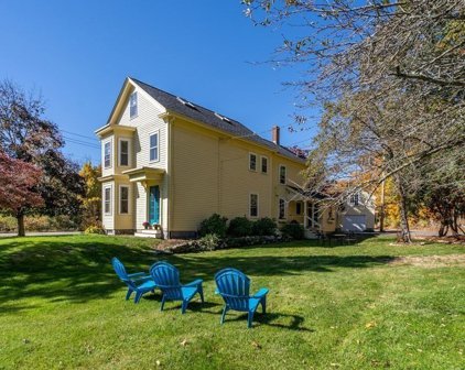 40 Bow Rd, Wayland
