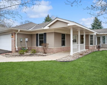 5294 Saint Albans Bay Circle, Shorewood