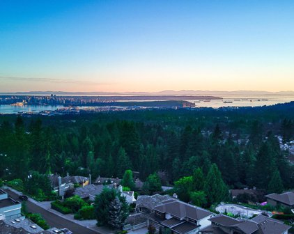4351 Prospect Road, North Vancouver