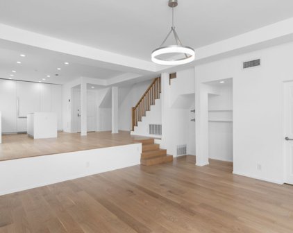 11913  Laurelwood Dr Unit 7, Studio City