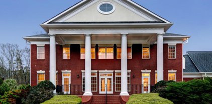 225 Riveroak Drive, Fayetteville