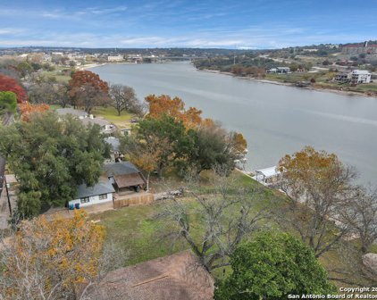 1005 Lakeshore Dr, Marble Falls