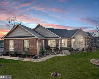 1612 Regal Dr, Sykesville