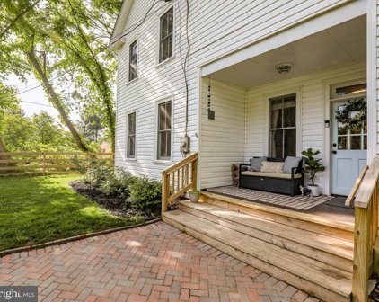 2417 Vineyard Rd, Falling Waters