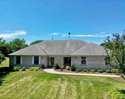 35 Pioneer Court, Oswego