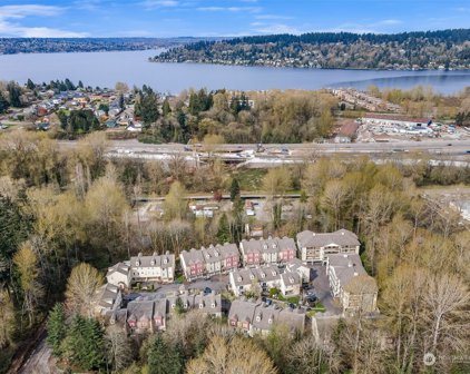1800 NE 40th Street Unit #E303, Renton
